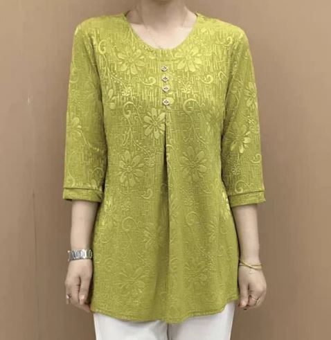 Riley - Fashionable, loose-fitting women's blouse with 3/4 sleeves