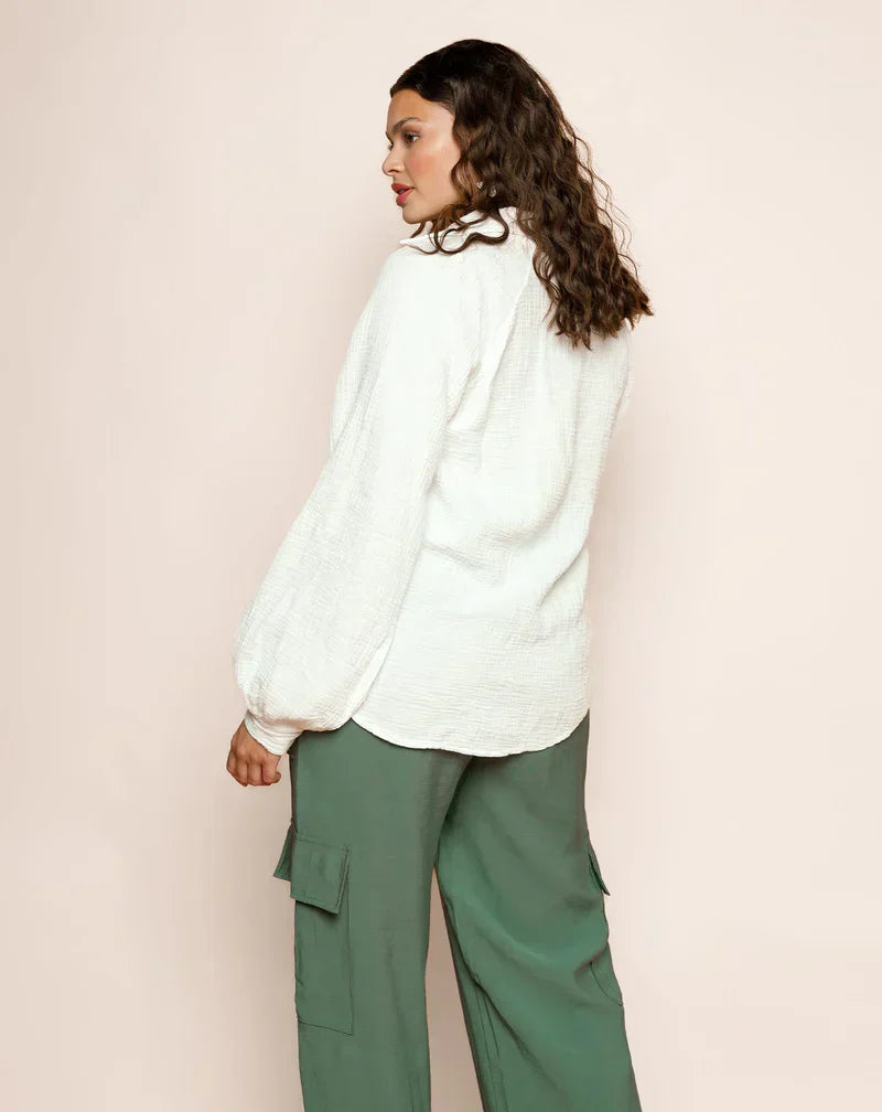 Mia | - Women's classic V-neck blouse