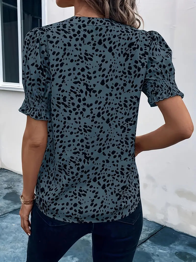 Freya – Casual short-sleeve printed blouse for spring
