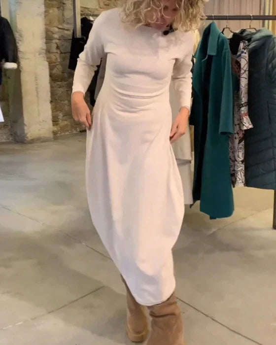 Winona - Versatile dress with round neckline