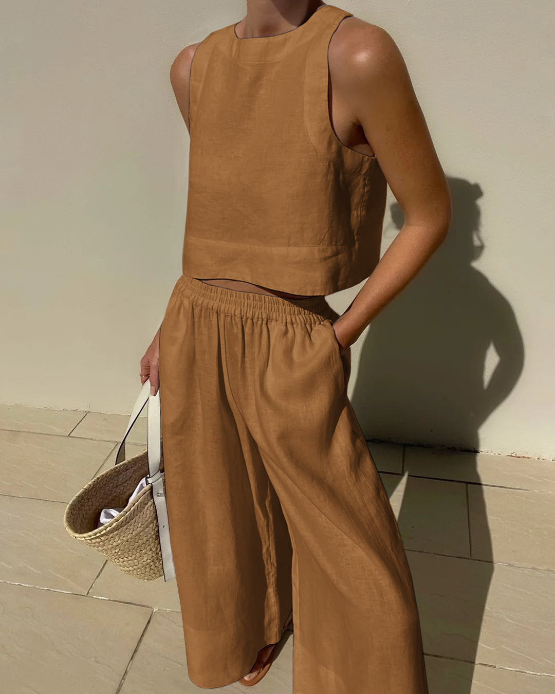 Two-piece Women's Outfit with Skirt & Top – Stylish & Versatile – Narela