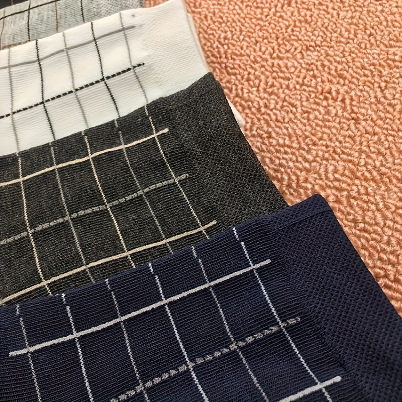 Checked Men's Socks – Classic Pattern, Modern Comfort