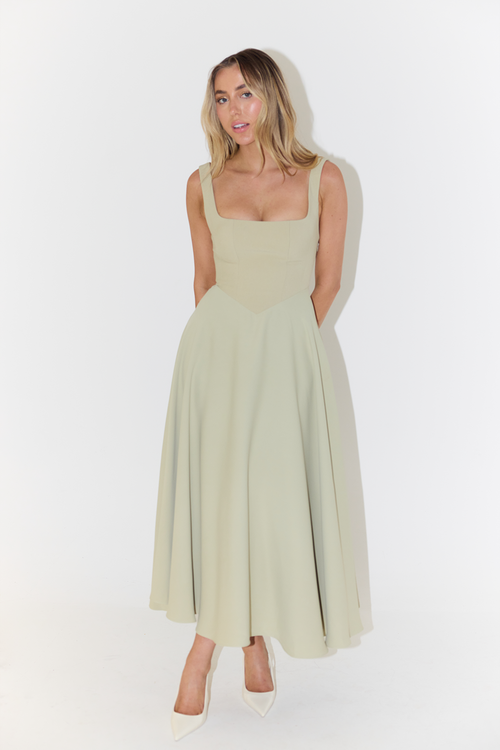 Women's Sleeveless Midi Dress with Square Neckline for Summer