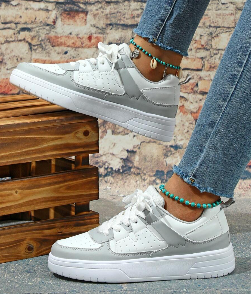 Women’s Sneakers Sporty Comfort with Everyday Elegance