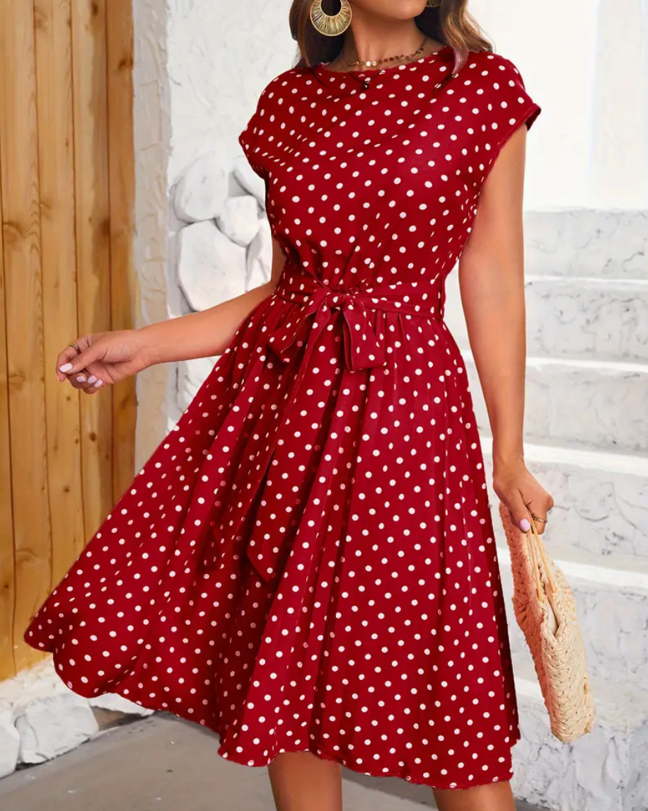 Retro Chic – Beautiful Vintage Polka Dot Dress for Spring/Summer