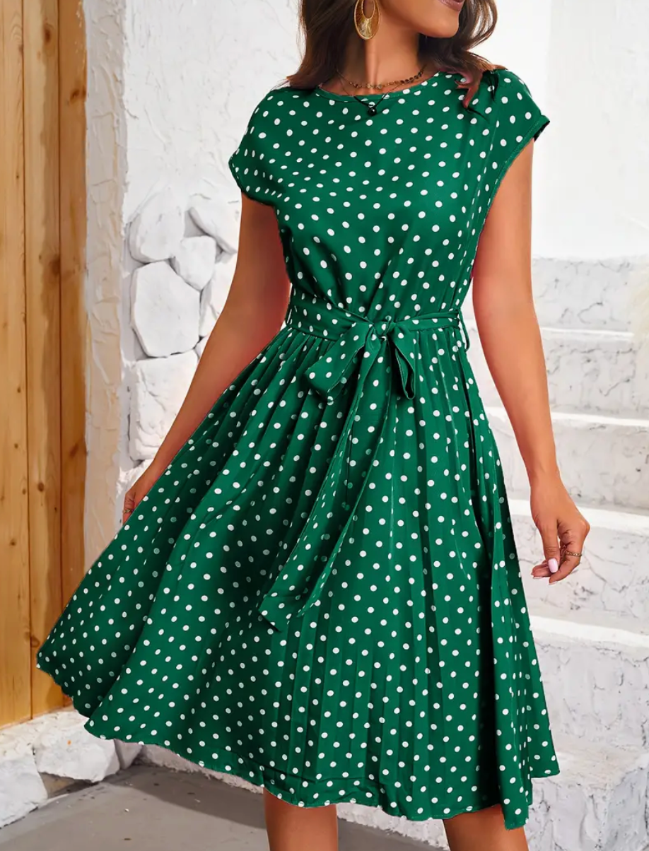 Retro Chic – Beautiful Vintage Polka Dot Dress for Spring/Summer