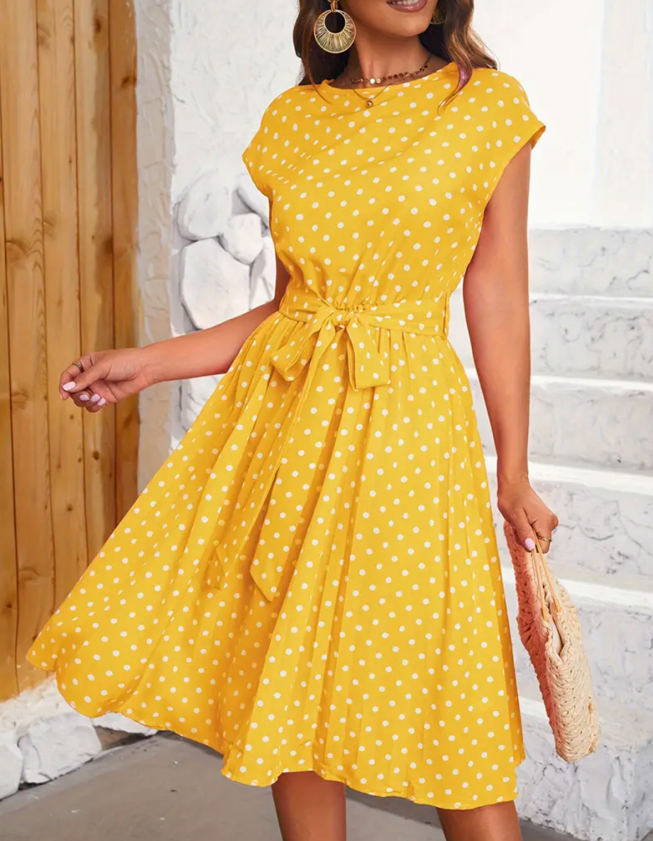 Retro Chic – Beautiful Vintage Polka Dot Dress for Spring/Summer