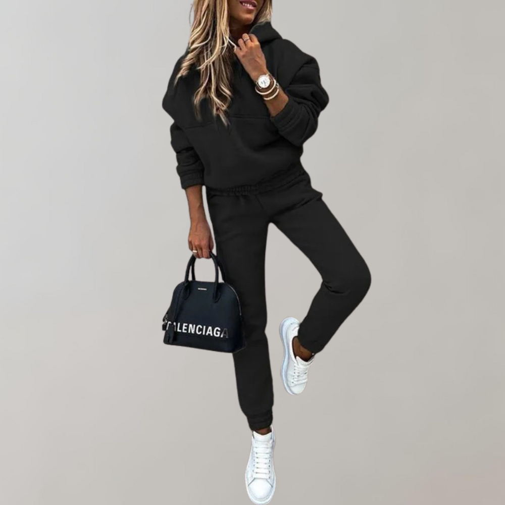 Stylish tracksuit for women