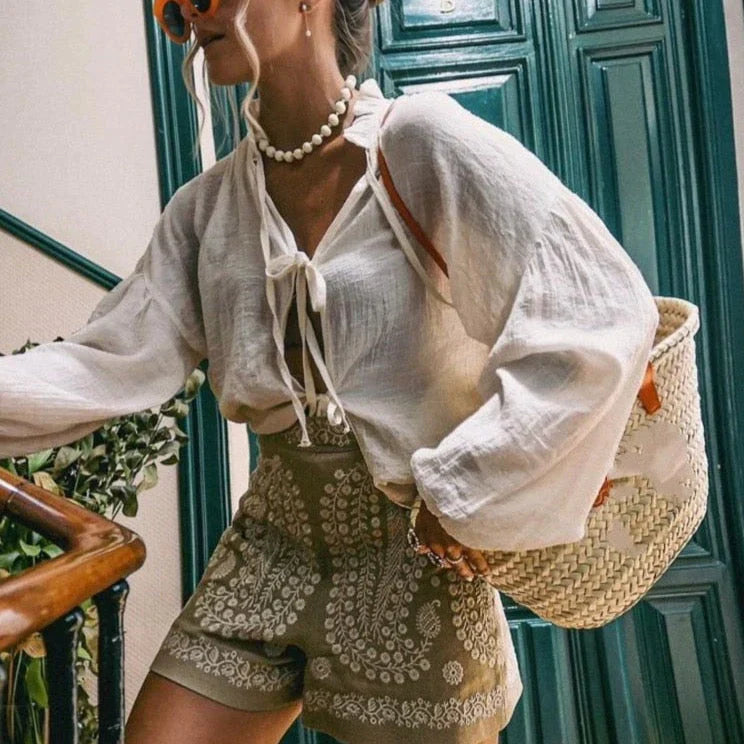 Brea - Linen shorts with floral embroidery
