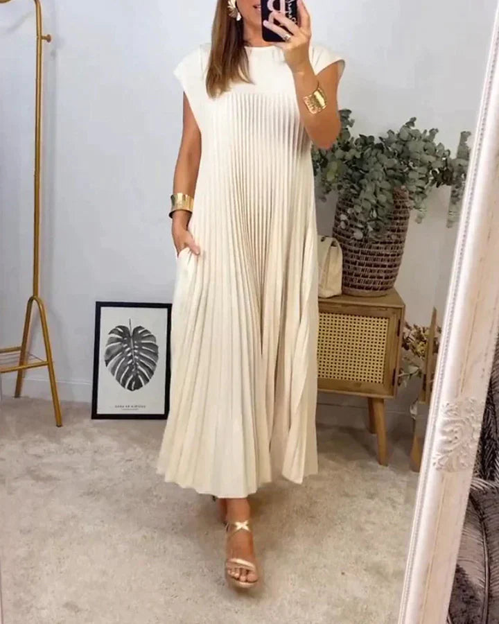 Hazel - Sleeveless dress with pleats