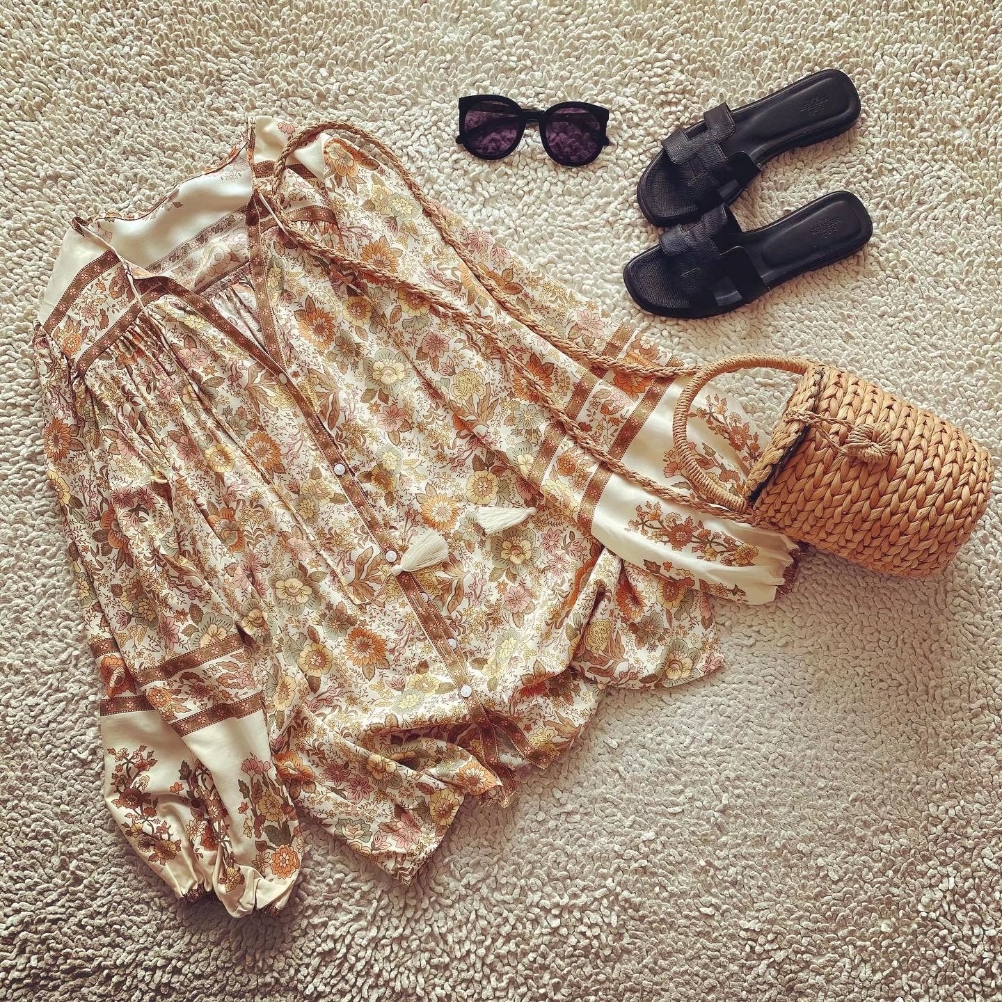 Pawani | Bohemian Blouse With Tassel Details - Relaxed & Stylish
