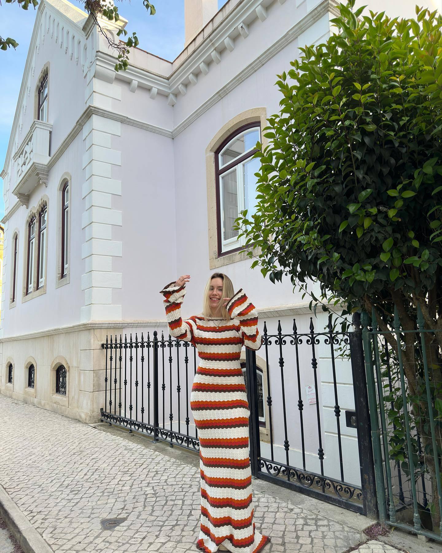 Eva - Knitted Striped Backless Maxi Dress