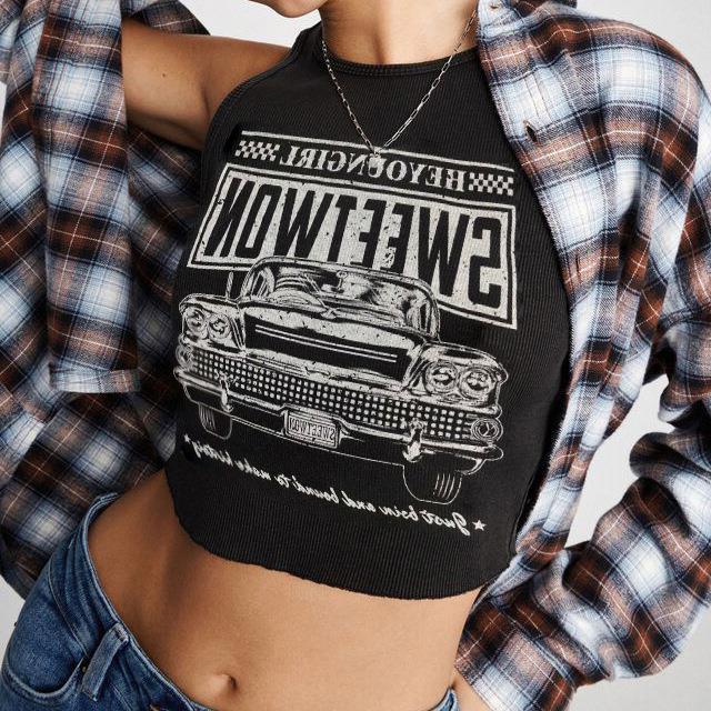Trendy Women's Crop Top with Car Print and Round Neck – Maila