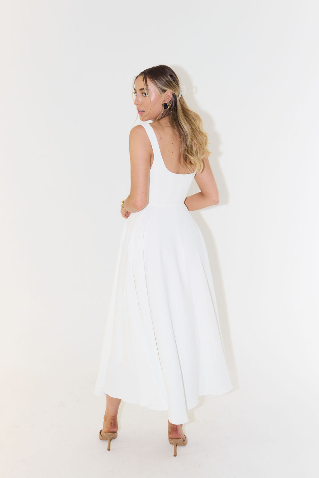 Women's Sleeveless Midi Dress with Square Neckline for Summer