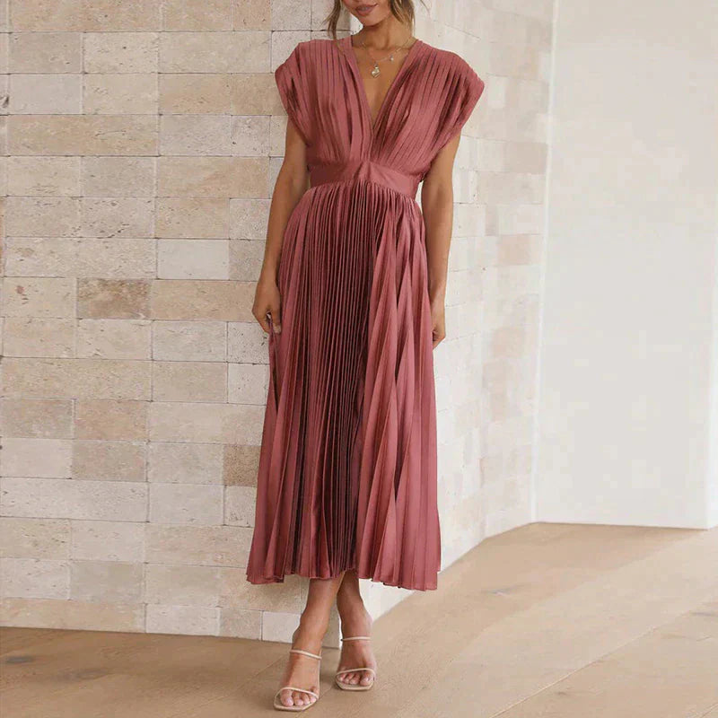 Iris - Elegant dresses with pleats