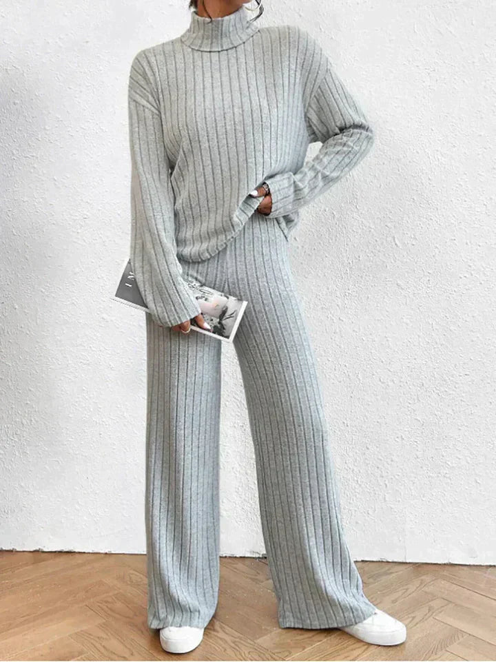 Alice - Knitted pants and turtleneck