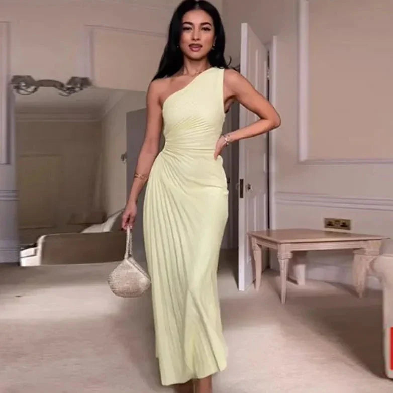 Avalon - Elegant dresses with a cut-out on the side