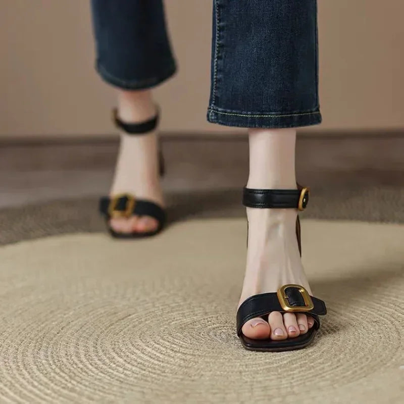 PALOMA | BUCKLE STRAP BLOCK SANDALS