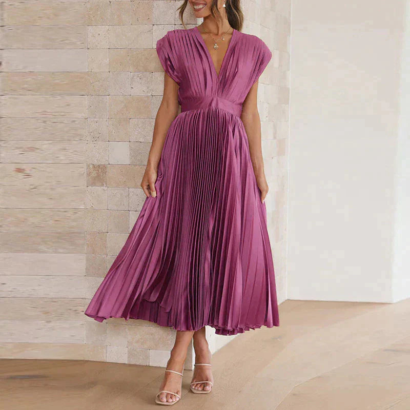 Iris - Elegant dresses with pleats