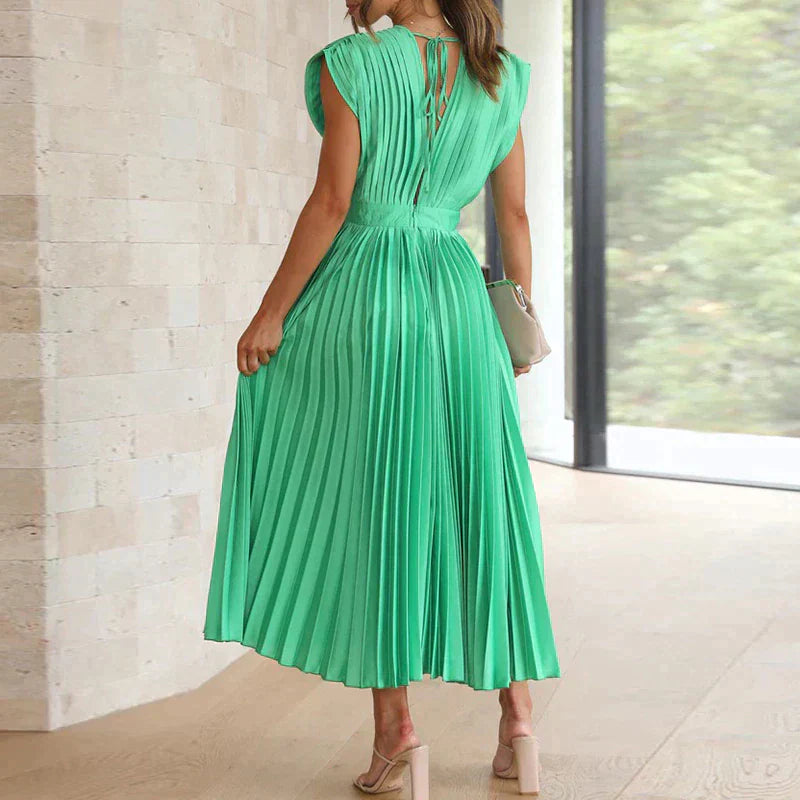 Iris - Elegant dresses with pleats