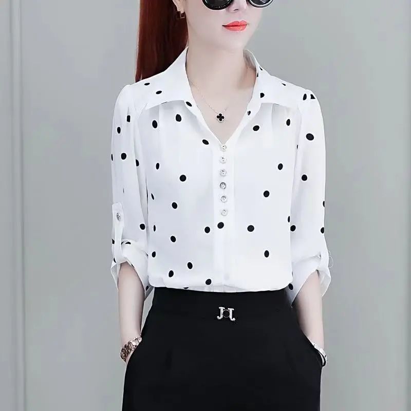 Stylish Women's Chiffon Blouse with Buttons & Turn-down Collar – Fenya