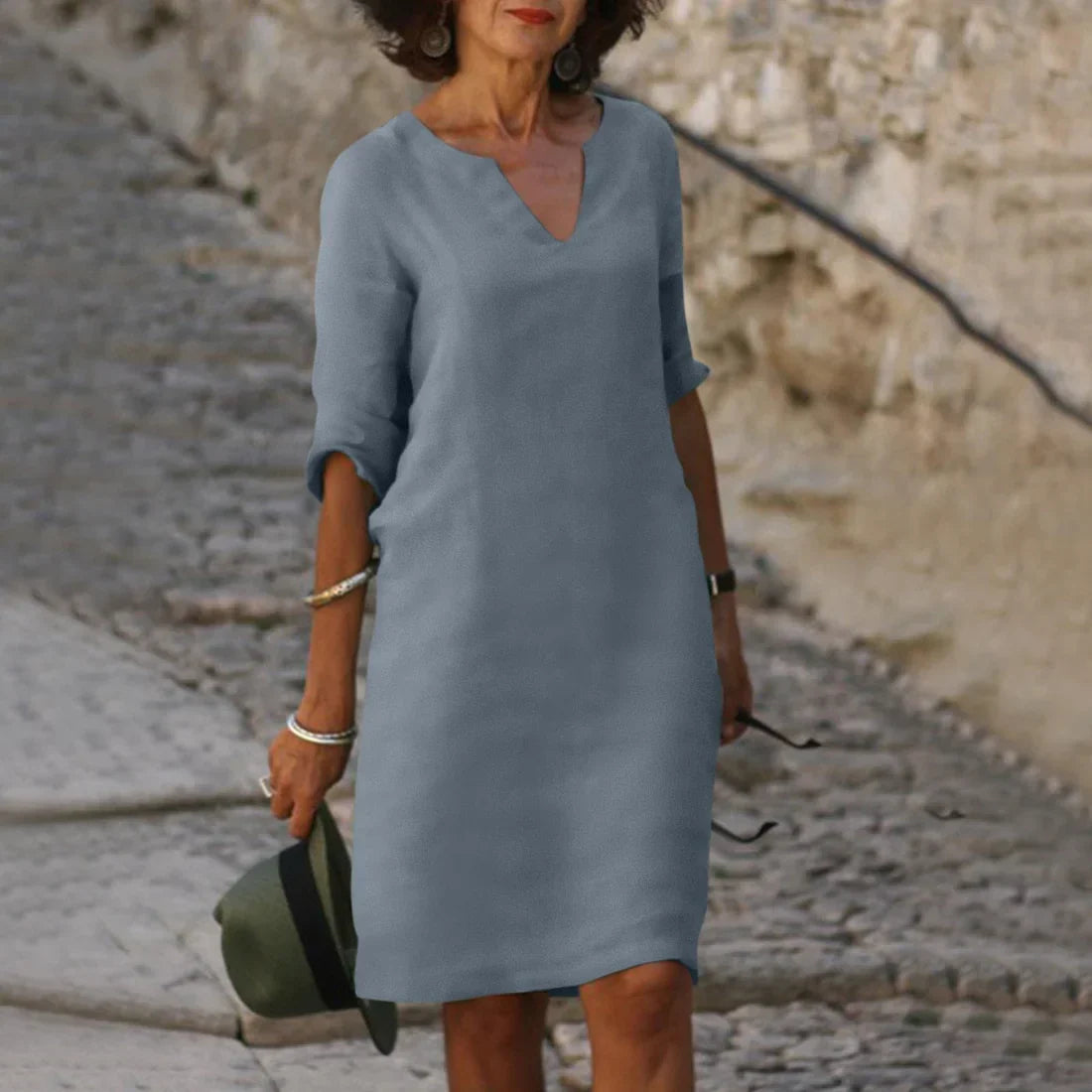 Vondra – Elegant Knee-Length Dress