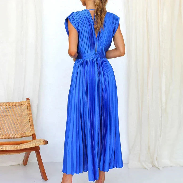 Iris - Elegant dresses with pleats