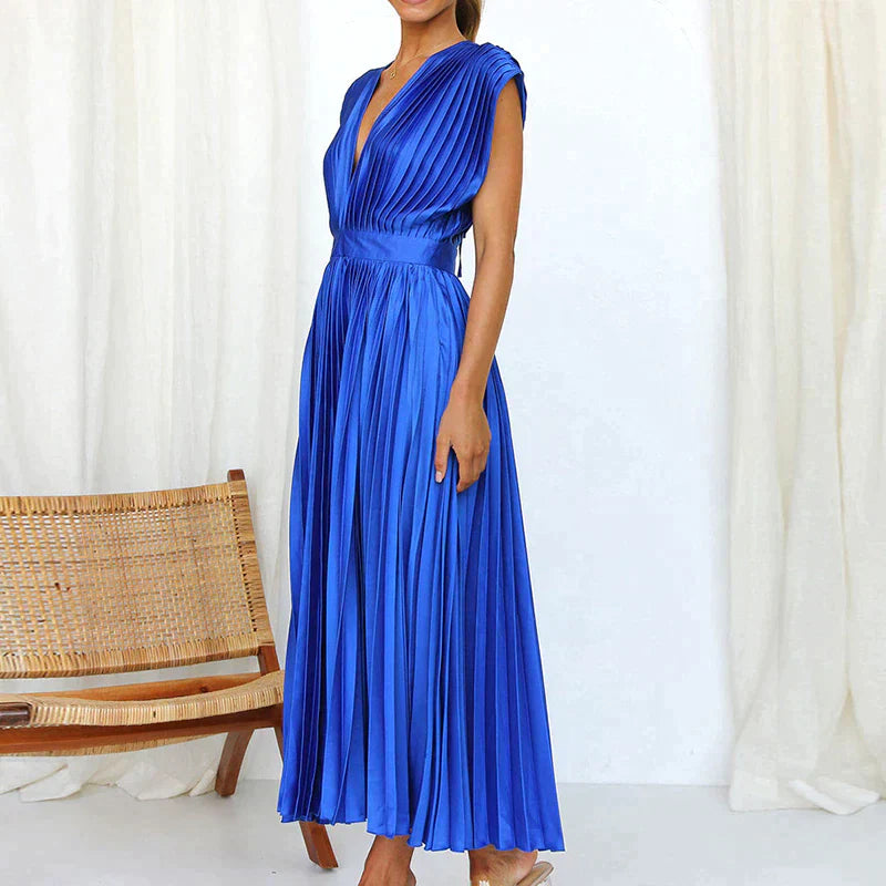 Iris - Elegant dresses with pleats