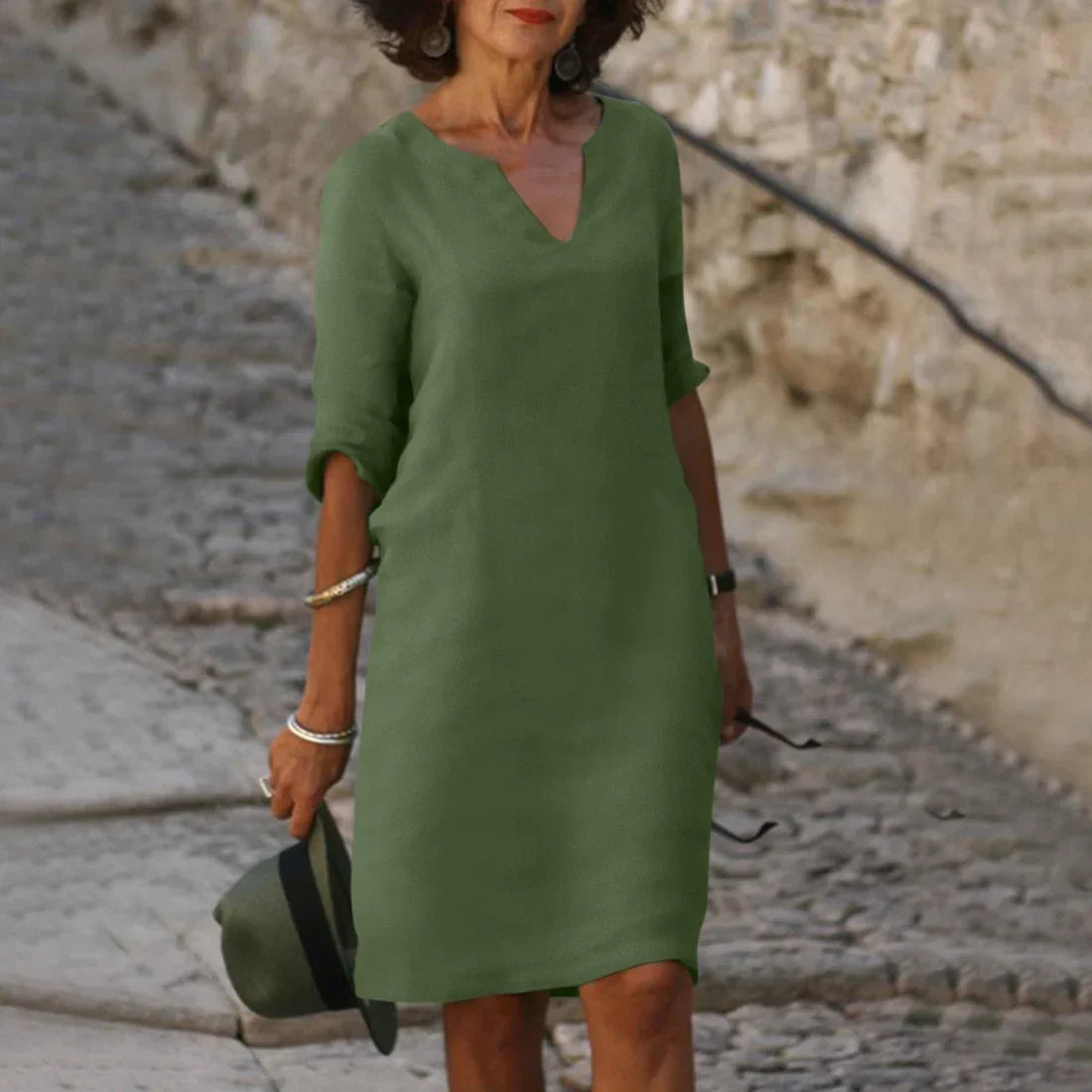 Vondra – Elegant Knee-Length Dress