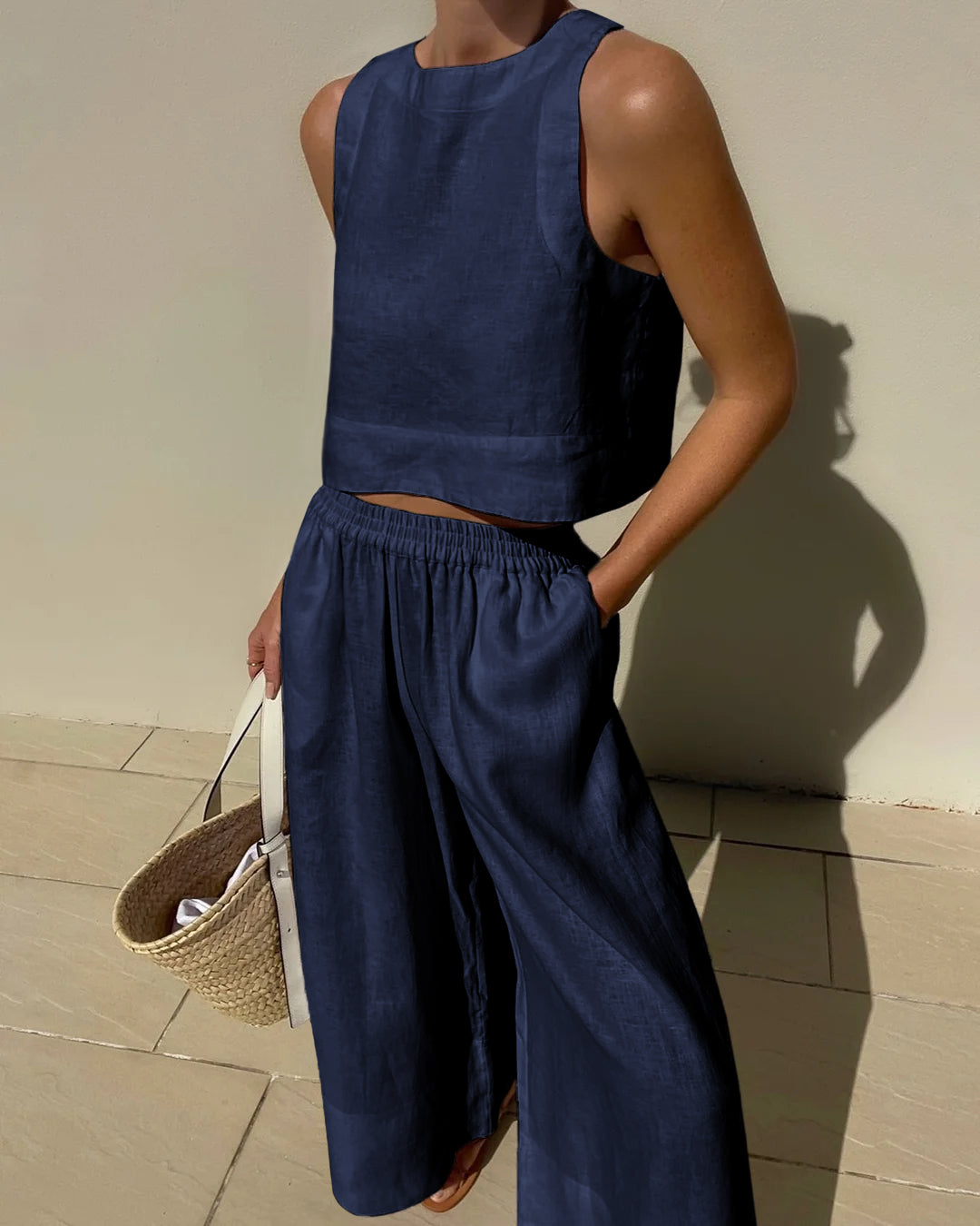 Two-piece Women's Outfit with Skirt & Top – Stylish & Versatile – Narela