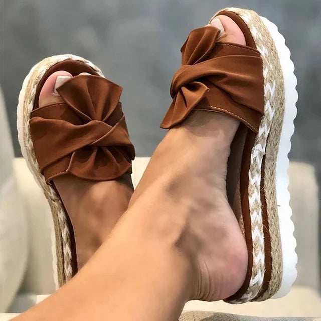 Atara - Sandals with bows