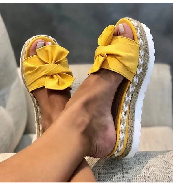 Atara - Sandals with bows