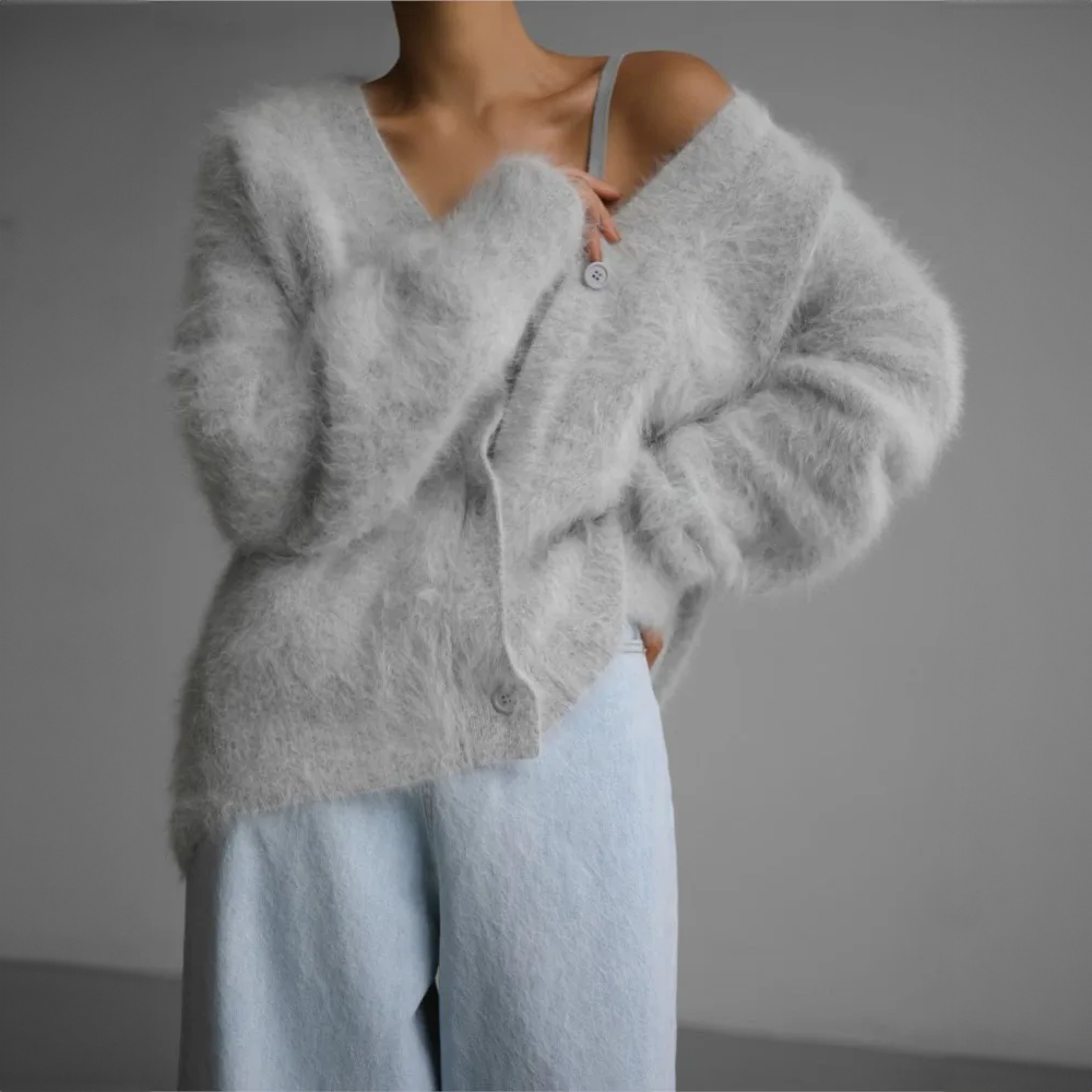 Chic cashmere cardigan Cozy Couture