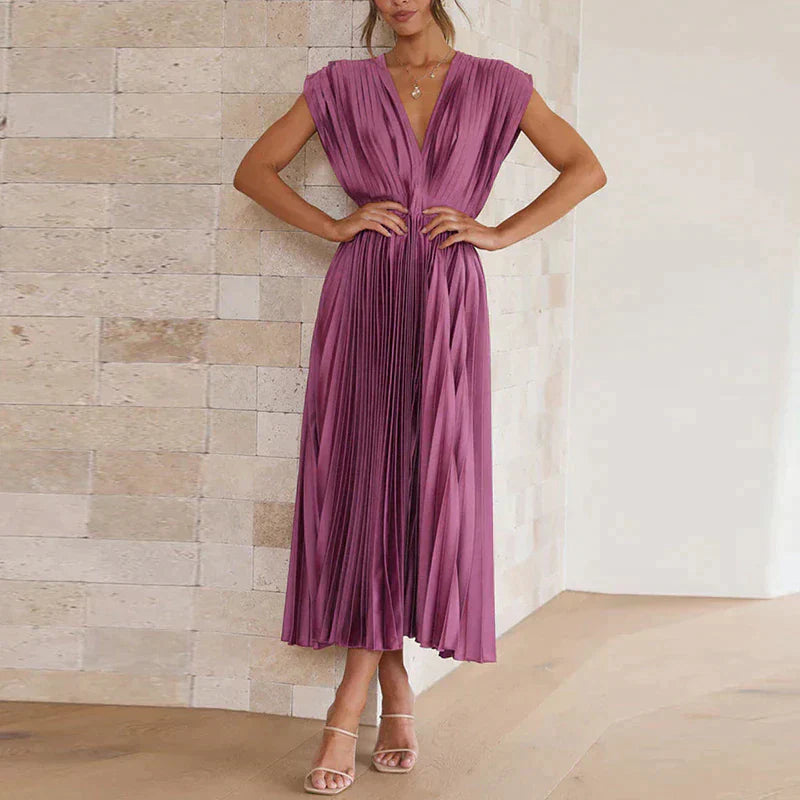 Iris - Elegant dresses with pleats