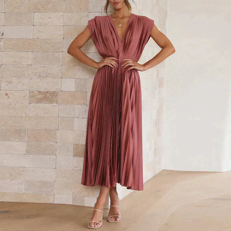 Iris - Elegant dresses with pleats