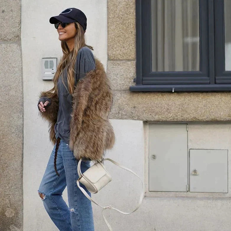 Florence - Women's fashion coat in plush imitation fur