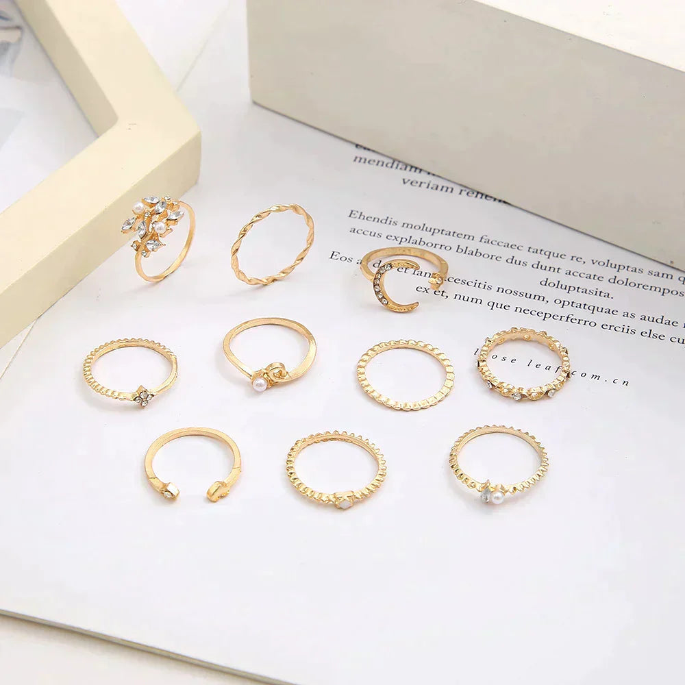 BRINNA | STACKABLE MOON & STARS RING SET