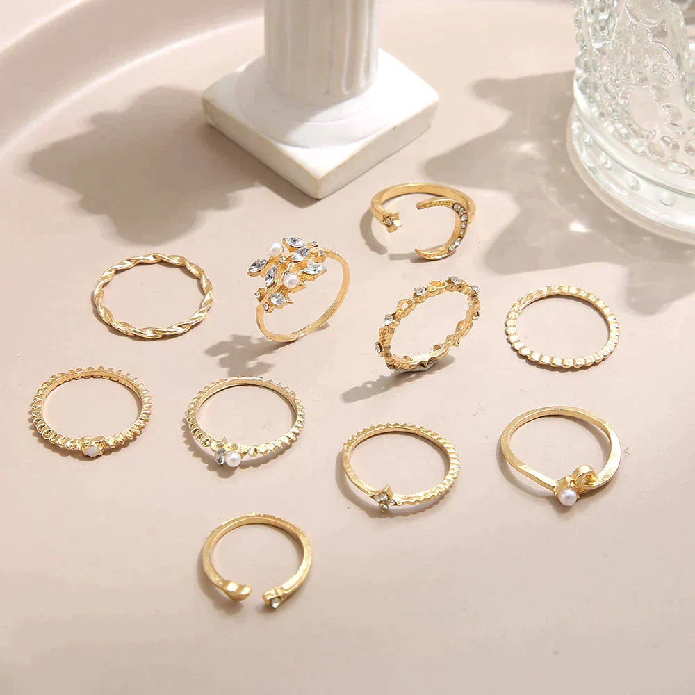 BRINNA | STACKABLE MOON & STARS RING SET