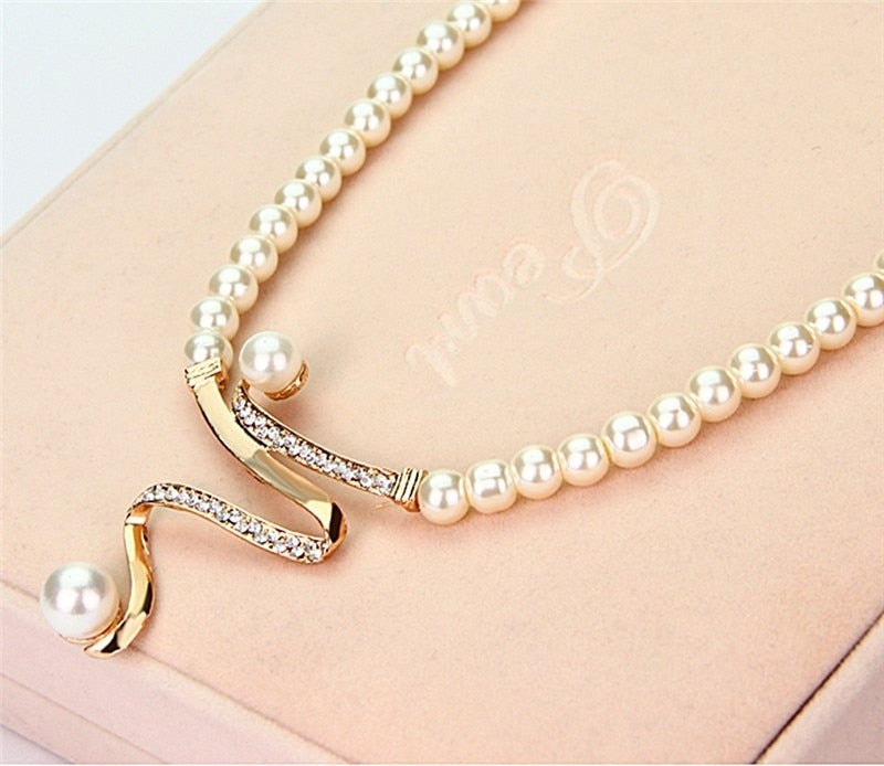 VEXINA | PEARL ACCENT JEWELRY SET