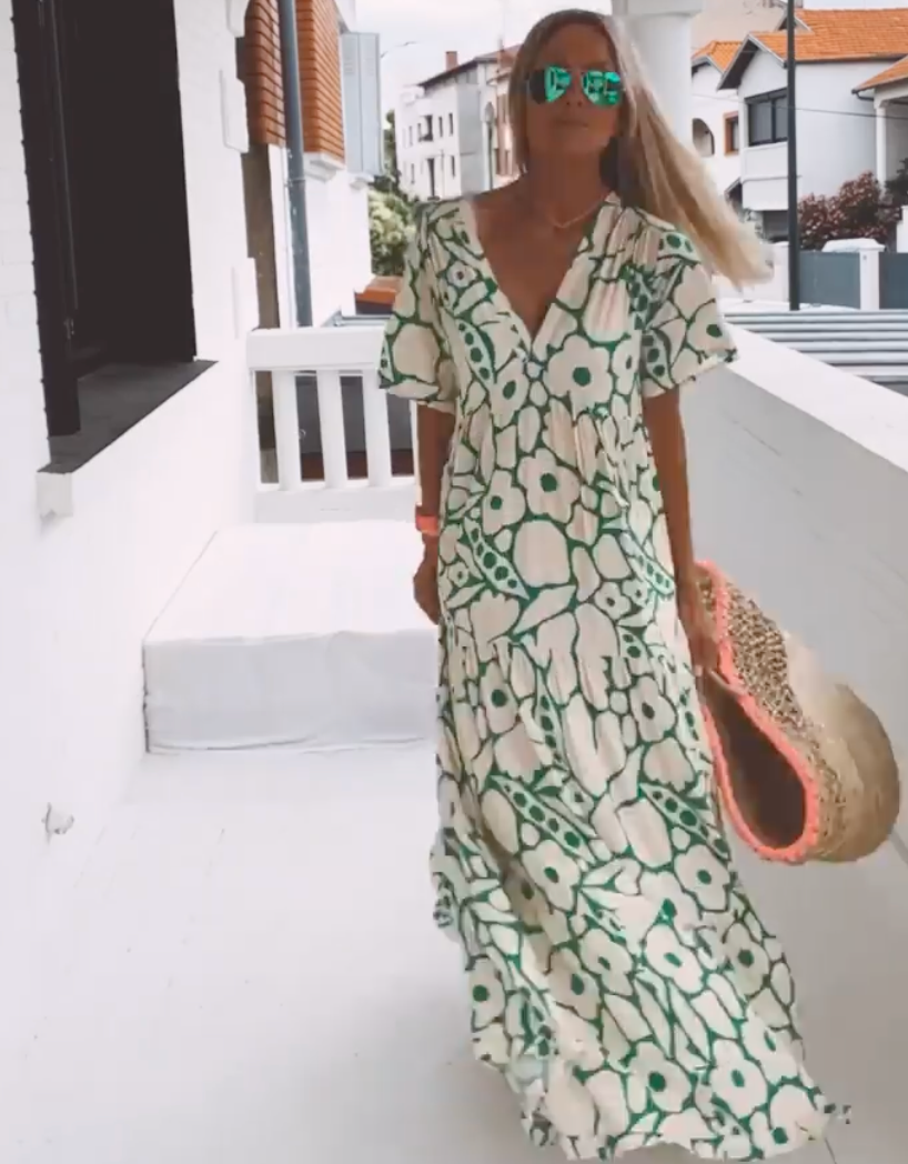 Women's Boho Maxi Dress – Flowy Summer Dress with Floral Print & V-Neck for Beach & Vacation