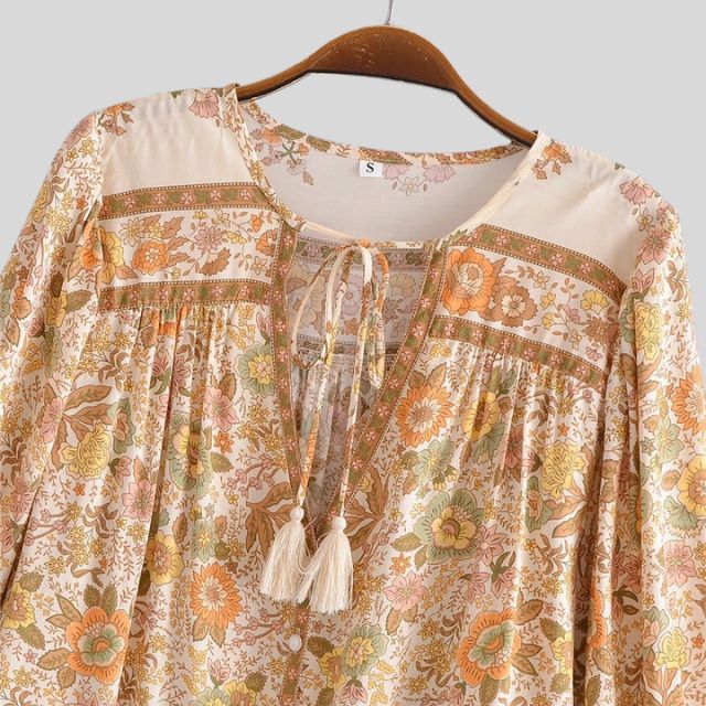 Pawani | Bohemian Blouse With Tassel Details - Relaxed & Stylish