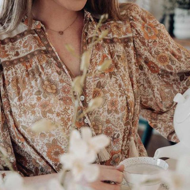 Pawani | Bohemian Blouse With Tassel Details - Relaxed & Stylish