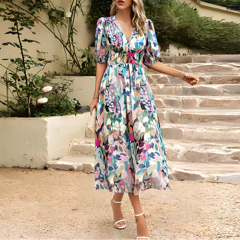 Serena - V-neck dress with floral pattern