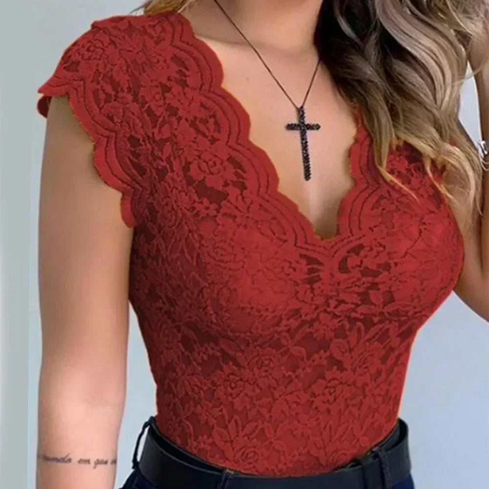 Shavini | Sleeveless Slim Fit Blouse - Chic & Versatile