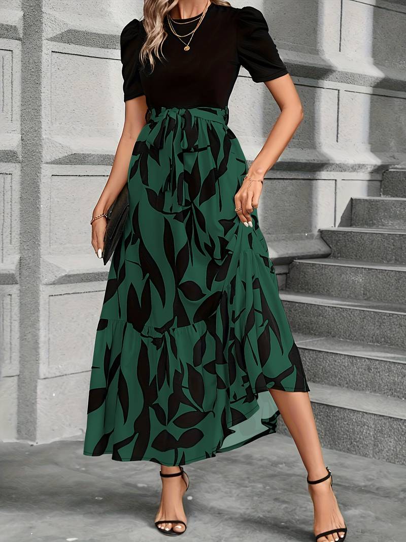 Luna – dress with floral print and round neckline