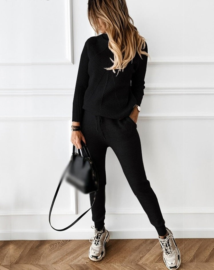 Trendy and Warm Tracksuit - Elara