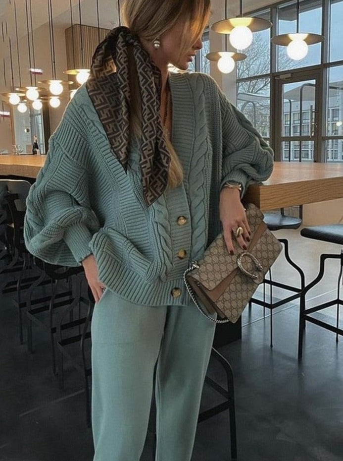 Nora Winter Ensemble | Elegant 2-Piece Set with Cardigan and Comfortable Pants