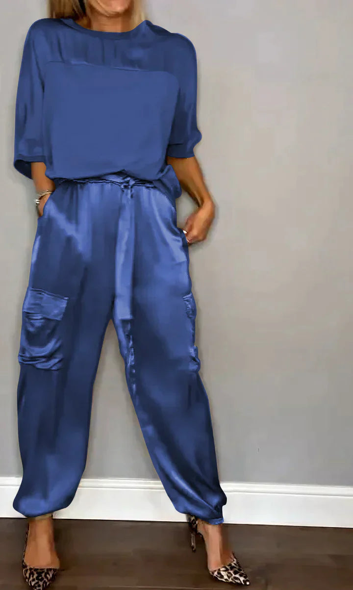 Kleya - Two-piece suit in smooth satin with mid-length top and trousers for women