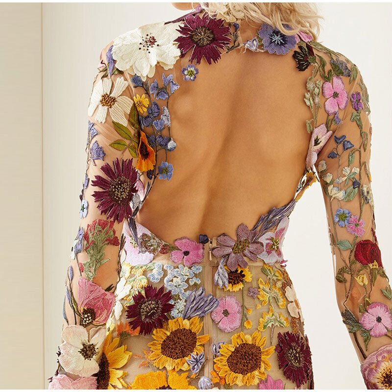 Flora - Elegant dress with floral decoration