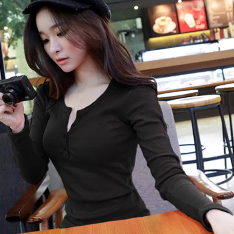 Martha - Long sleeve slim shirt with button closure at the front
